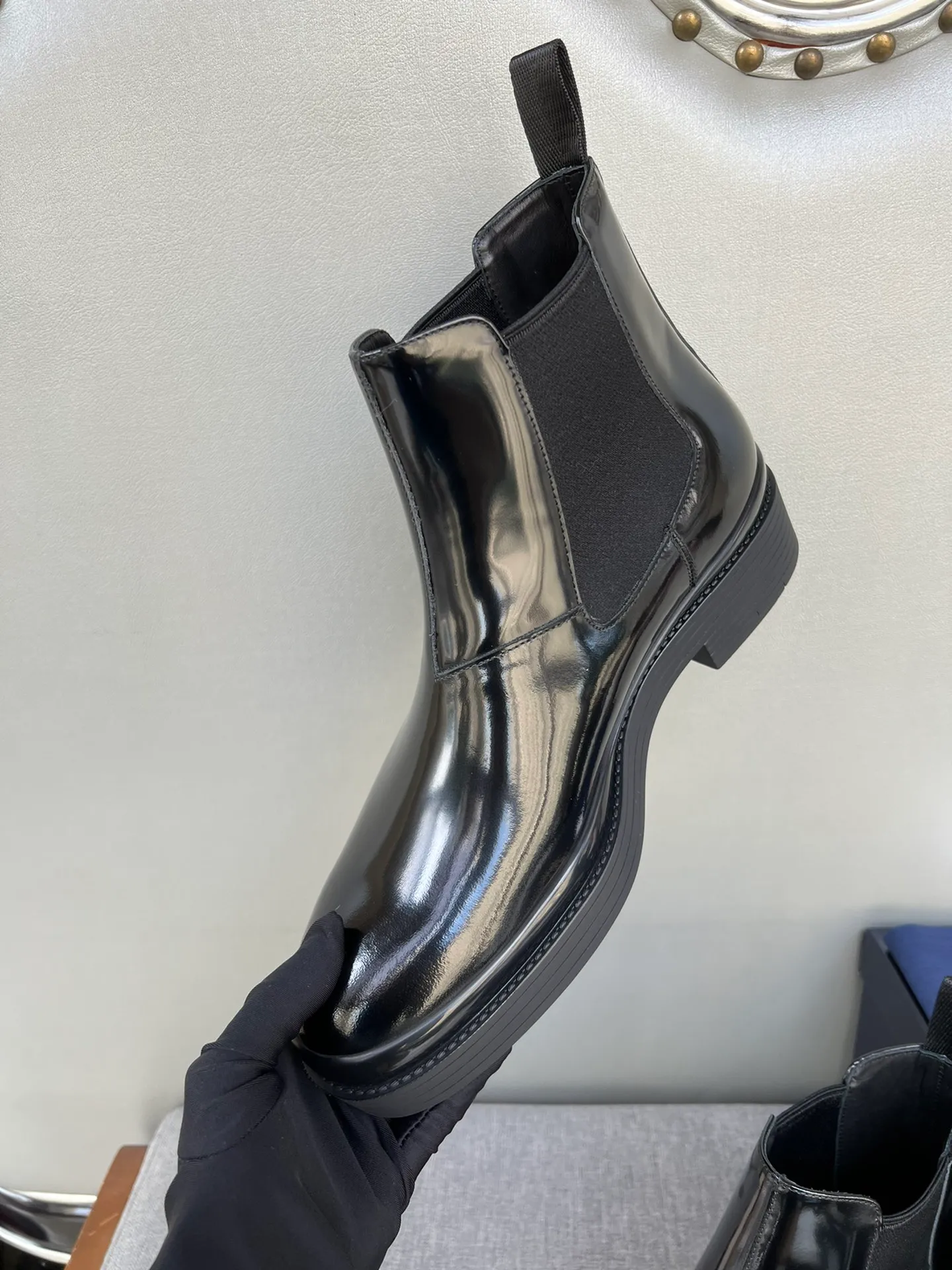 Batch of 1000💰Exclusive hot-selling new Prada Chelsea thick-soled men's shoes, naked boots, imported calf leather on the surface, cow leather on the lining, the outsole is made of private model TPU material, the frosted effect is consistent with the original version, 39-44 in stock (38, 45 custom-made, non-refundable)